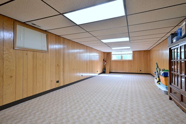 7821 DORCHESTER Lane, Darien, IL 60561