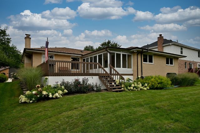 7821 DORCHESTER Lane, Darien, IL 60561