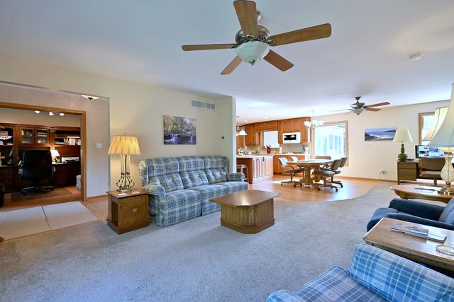 7821 DORCHESTER Lane, Darien, IL 60561