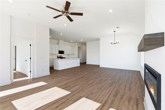 2440 Max Avenue, Bentonville, AR 72713