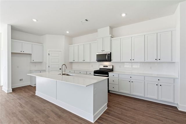 2440 Max Avenue, Bentonville, AR 72713