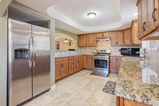 825 County Road 119, Hallettsville, TX 77964
