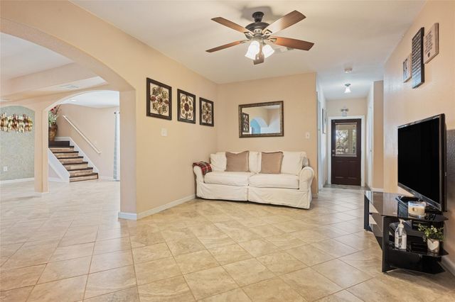 825 County Road 119, Hallettsville, TX 77964