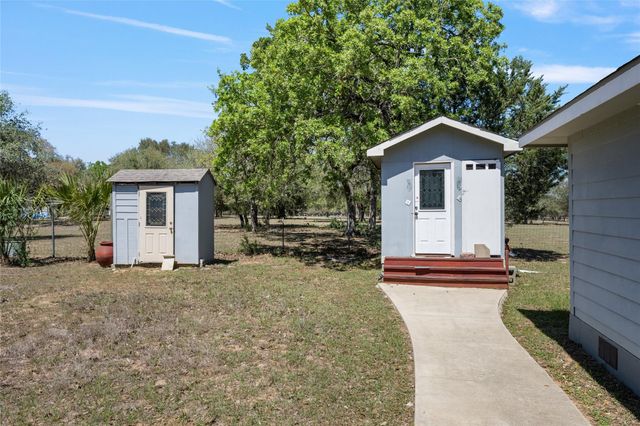 825 County Road 119, Hallettsville, TX 77964