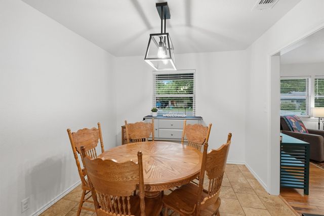 807 Elizabeth Boulevard, Granbury, TX 76048