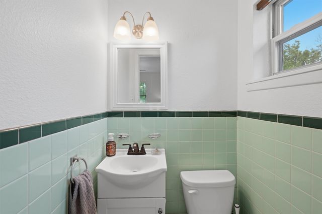 807 Elizabeth Boulevard, Granbury, TX 76048