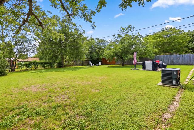 807 Elizabeth Boulevard, Granbury, TX 76048
