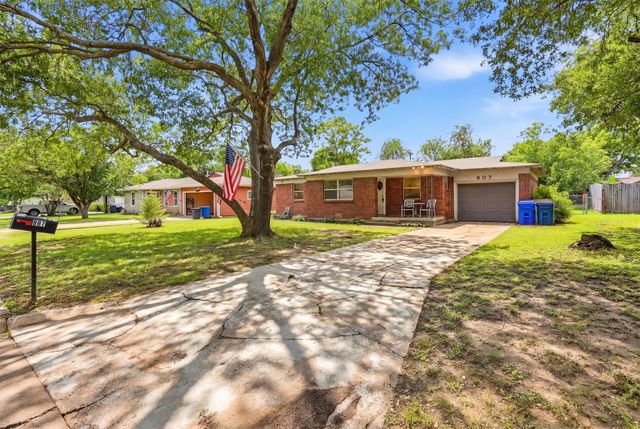 807 Elizabeth Boulevard, Granbury, TX 76048