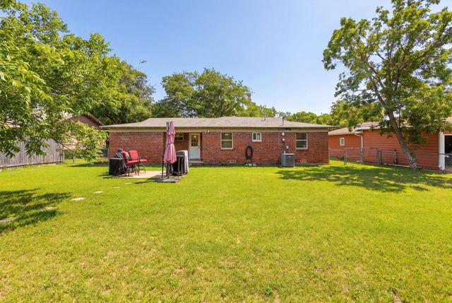 807 Elizabeth Boulevard, Granbury, TX 76048