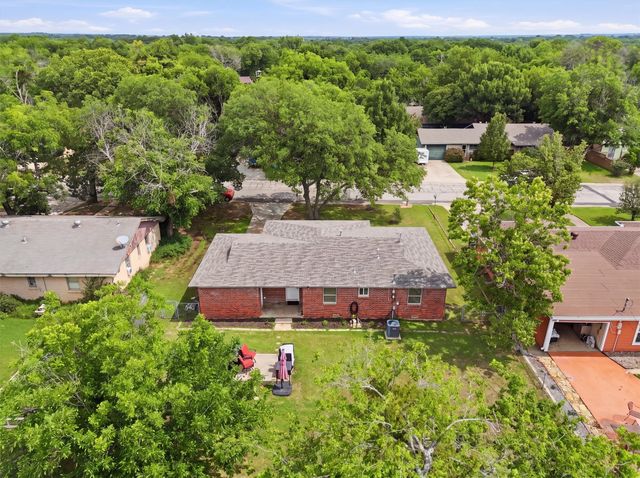 807 Elizabeth Boulevard, Granbury, TX 76048
