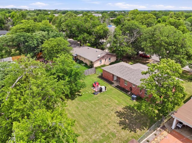 807 Elizabeth Boulevard, Granbury, TX 76048