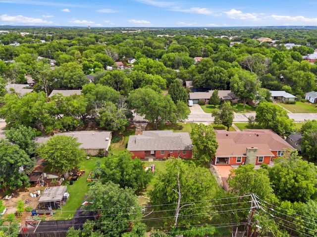 807 Elizabeth Boulevard, Granbury, TX 76048
