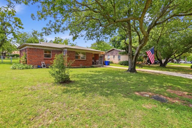 807 Elizabeth Boulevard, Granbury, TX 76048