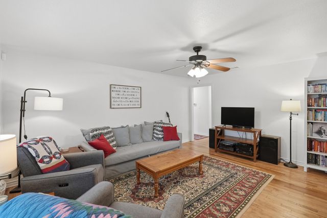 807 Elizabeth Boulevard, Granbury, TX 76048