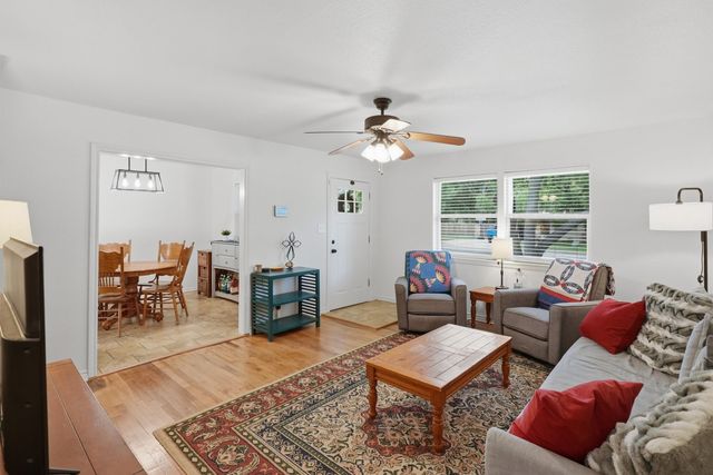807 Elizabeth Boulevard, Granbury, TX 76048