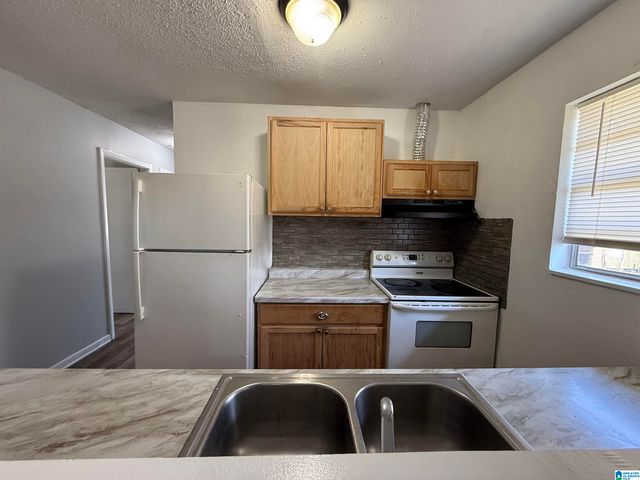 6204 AVENUE C, Fairfield, AL 35064