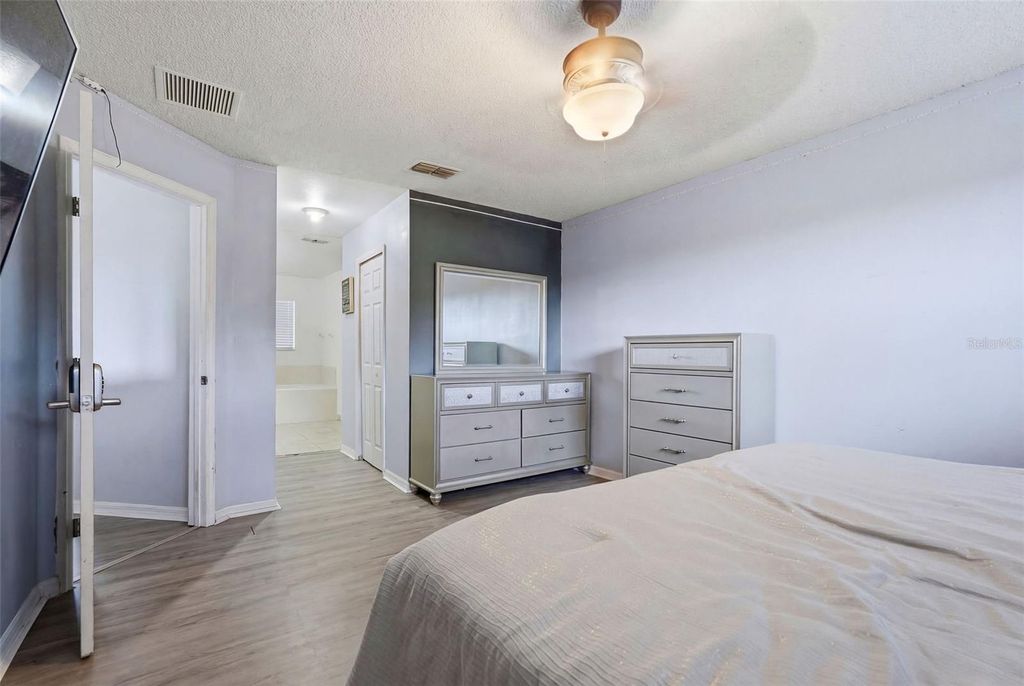 Image 26 of property listing at 346 CHURCHILL COURT, Kissimmee, FL 34759