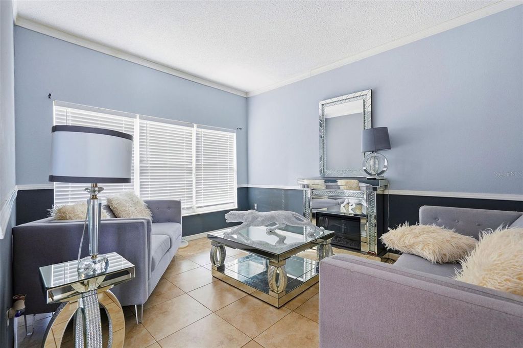 Image 8 of property listing at 346 CHURCHILL COURT, Kissimmee, FL 34759