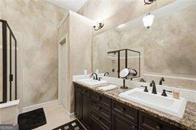 2000 Hidden Alley, Alpharetta, GA 30009