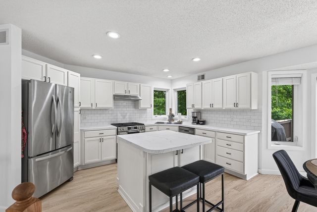932 E Orchard Street, Belle Plaine, MN 56011