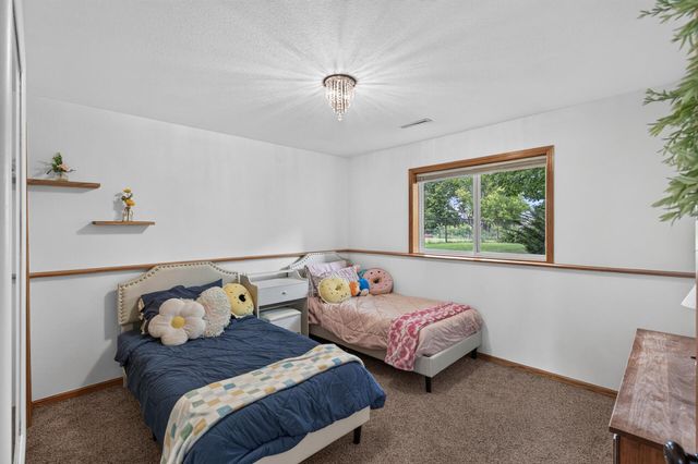 932 E Orchard Street, Belle Plaine, MN 56011