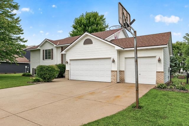 932 E Orchard Street, Belle Plaine, MN 56011