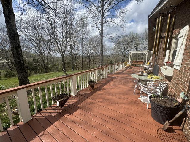 1889 Hinson Springs Rd, Lobelville, TN 37097