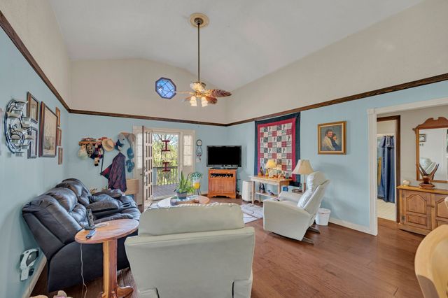 1889 Hinson Springs Rd, Lobelville, TN 37097