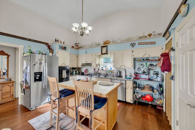 1889 Hinson Springs Rd, Lobelville, TN 37097