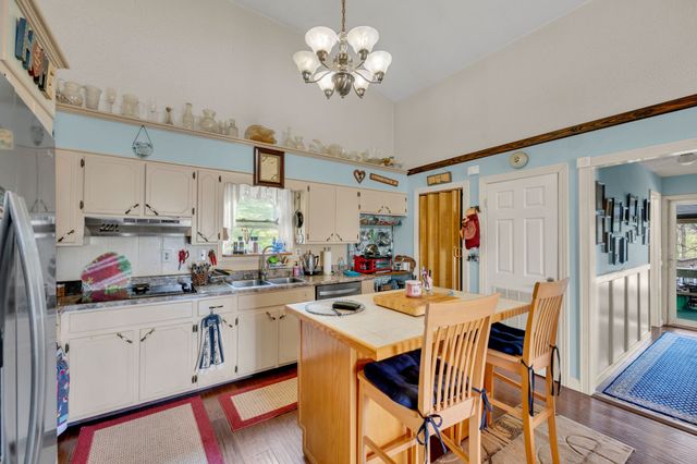 1889 Hinson Springs Rd, Lobelville, TN 37097