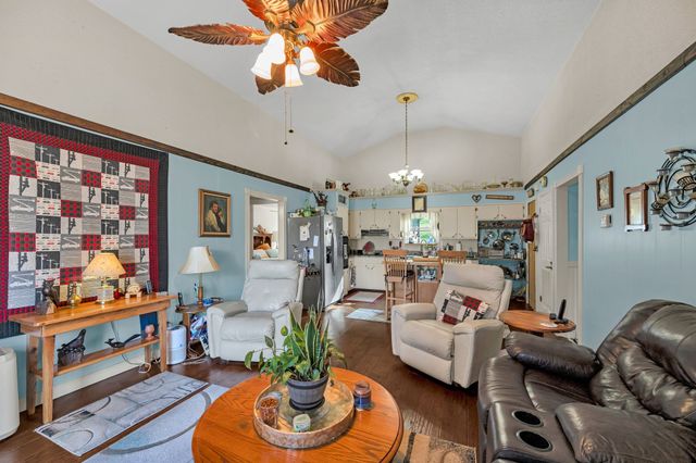 1889 Hinson Springs Rd, Lobelville, TN 37097