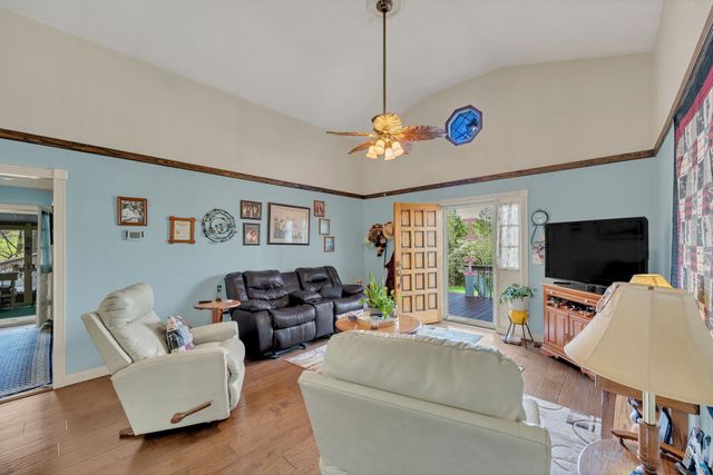 1889 Hinson Springs Rd, Lobelville, TN 37097