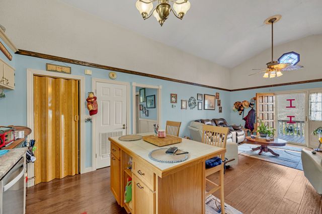 1889 Hinson Springs Rd, Lobelville, TN 37097