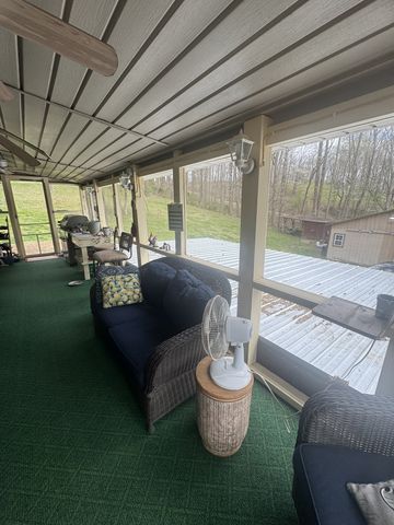 1889 Hinson Springs Rd, Lobelville, TN 37097