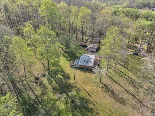 1889 Hinson Springs Rd, Lobelville, TN 37097