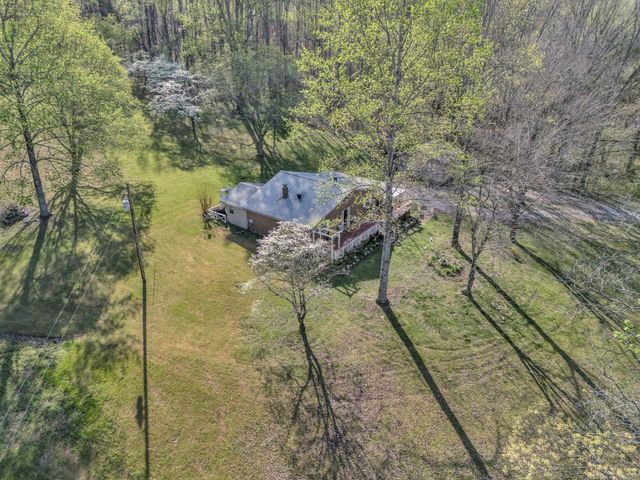 1889 Hinson Springs Rd, Lobelville, TN 37097