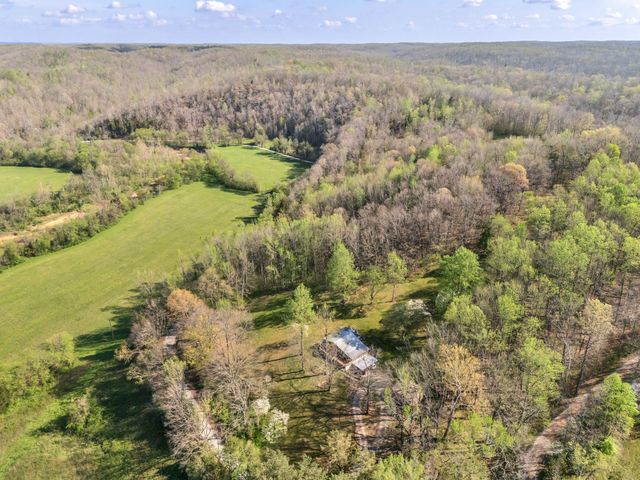 1889 Hinson Springs Rd, Lobelville, TN 37097