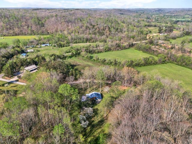 1889 Hinson Springs Rd, Lobelville, TN 37097
