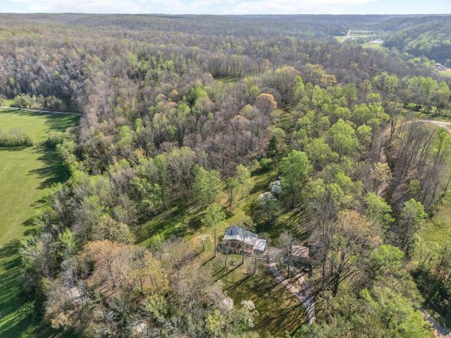 1889 Hinson Springs Rd, Lobelville, TN 37097