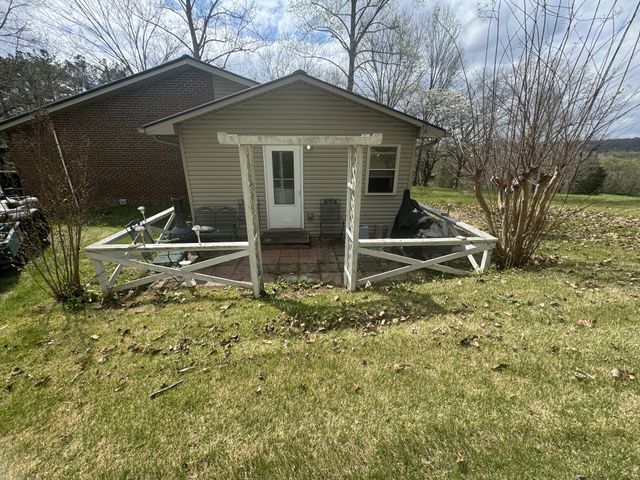 1889 Hinson Springs Rd, Lobelville, TN 37097