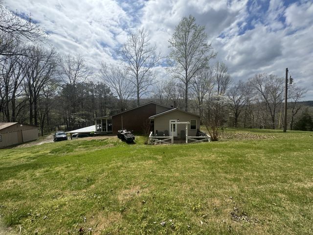 1889 Hinson Springs Rd, Lobelville, TN 37097