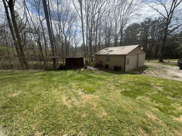 1889 Hinson Springs Rd, Lobelville, TN 37097