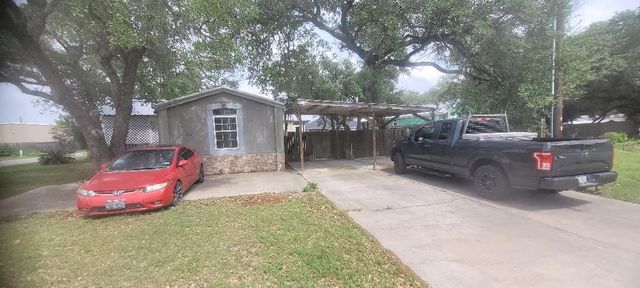 316 N 11th St, Fulton, TX 78358