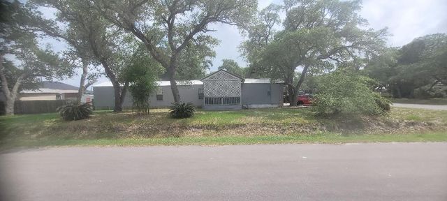 316 N 11th St, Fulton, TX 78358