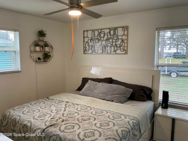 872 Autumn Street SE, Palm Bay, FL 32909