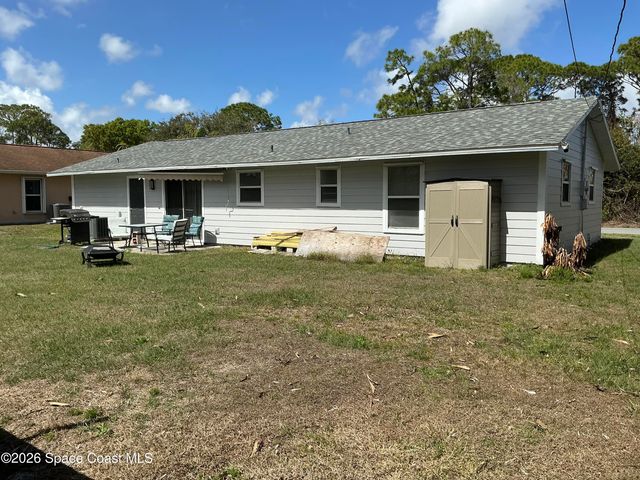 872 Autumn Street SE, Palm Bay, FL 32909