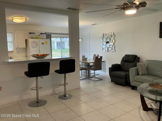 872 Autumn Street SE, Palm Bay, FL 32909