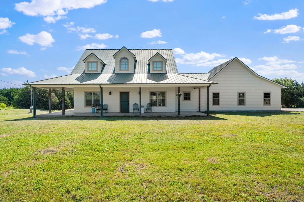 247 County Road 4519, Wolfe City, TX 75496