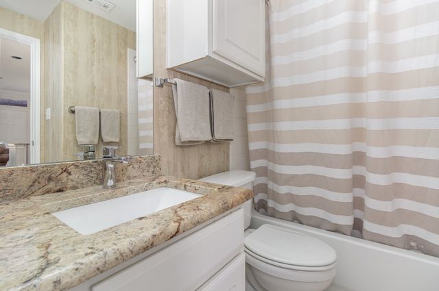 2800 Keller Springs Road 8C, Carrollton, TX 75006