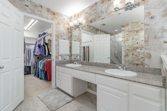 2800 Keller Springs Road 8C, Carrollton, TX 75006